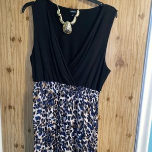 Black & blue leopard print V-neck sleeveless dress